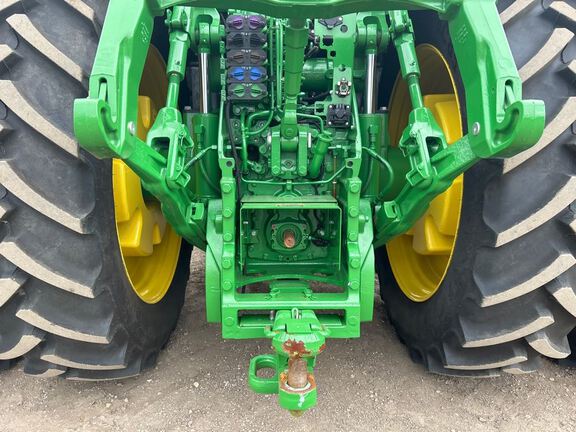 2025 John Deere 8R 250 Tractor