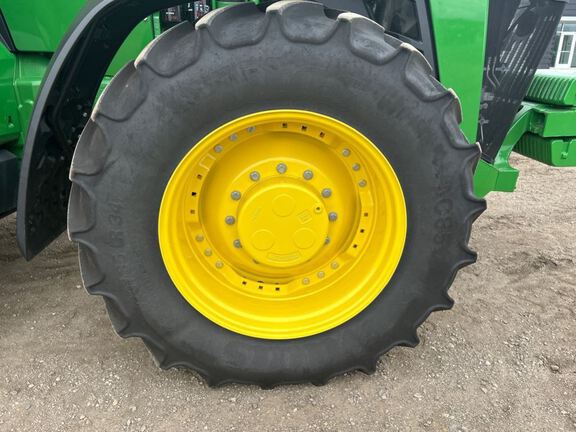 2025 John Deere 8R 250 Tractor