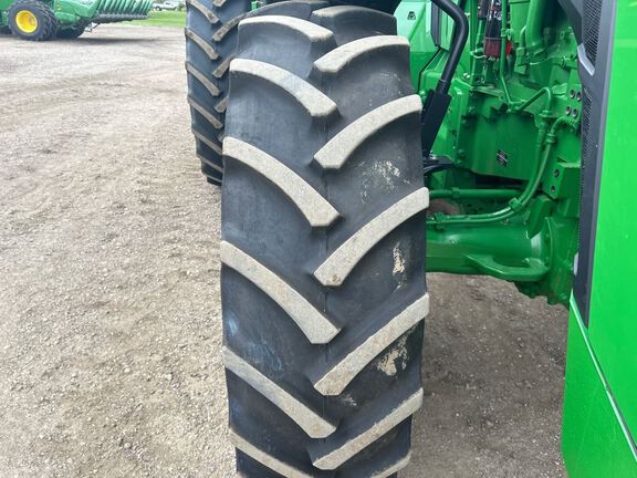 2025 John Deere 8R 250 Tractor