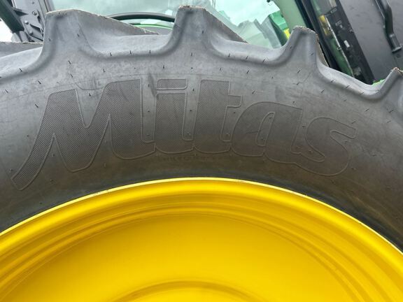 2025 John Deere 8R 250 Tractor