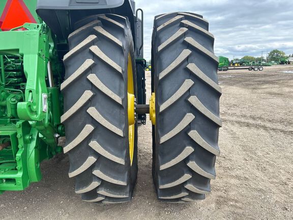 2025 John Deere 8R 250 Tractor