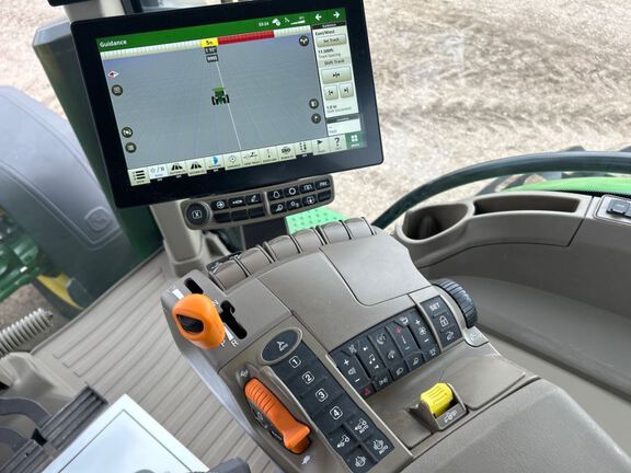 2025 John Deere 8R 250 Tractor