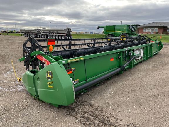 2019 John Deere 635F Header Combine