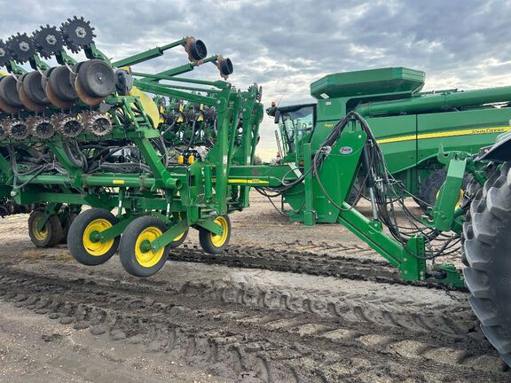 2009 John Deere 1790 Planter