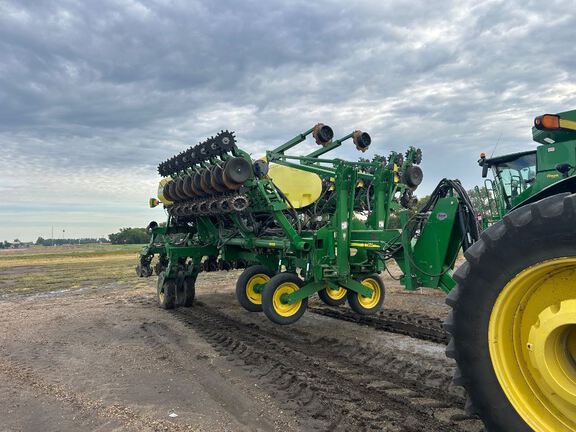 2009 John Deere 1790 Planter