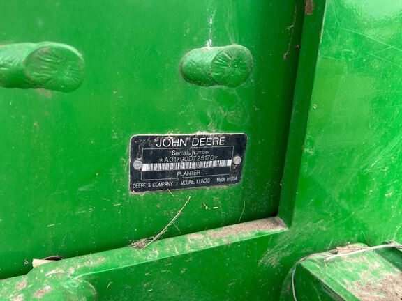 2009 John Deere 1790 Planter