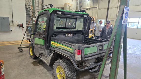 2024 John Deere XUV835R ATV