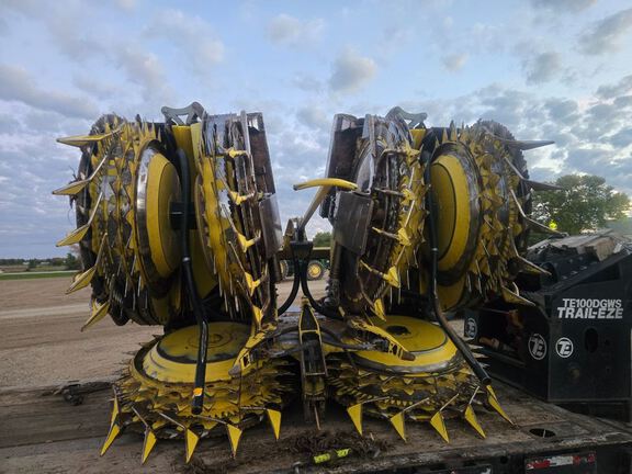 2020 John Deere 772 Header Forage