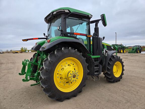 2023 John Deere 7R 230 Tractor