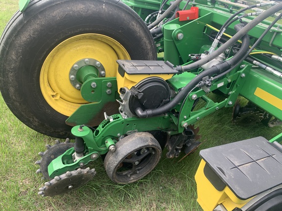 2021 John Deere 1775NT Planter