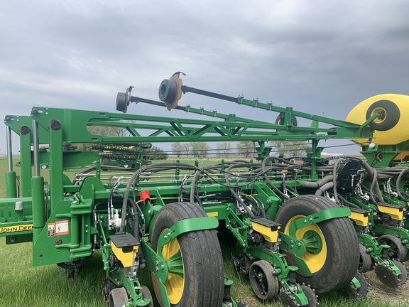 2021 John Deere 1775NT Planter