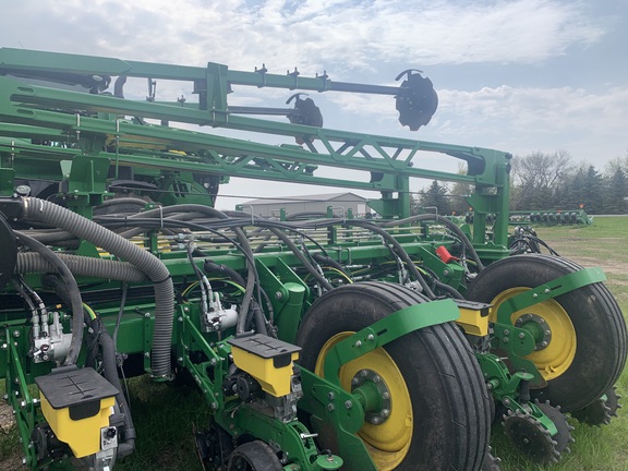 2021 John Deere 1775NT Planter