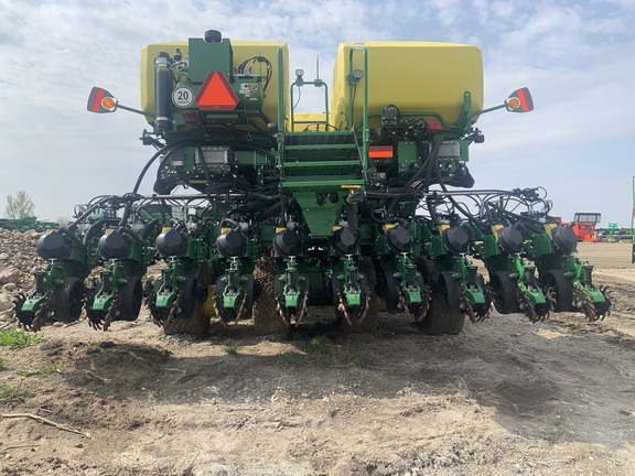 2022 John Deere DB60 Planter