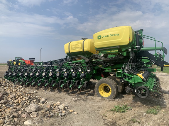 2022 John Deere DB60 Planter