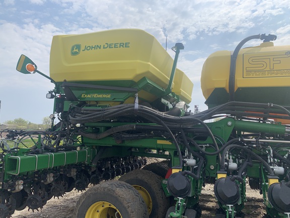 2022 John Deere DB60 Planter