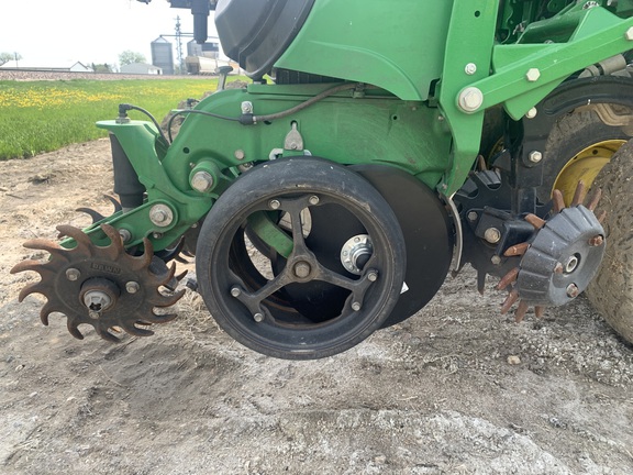 2022 John Deere DB60 Planter