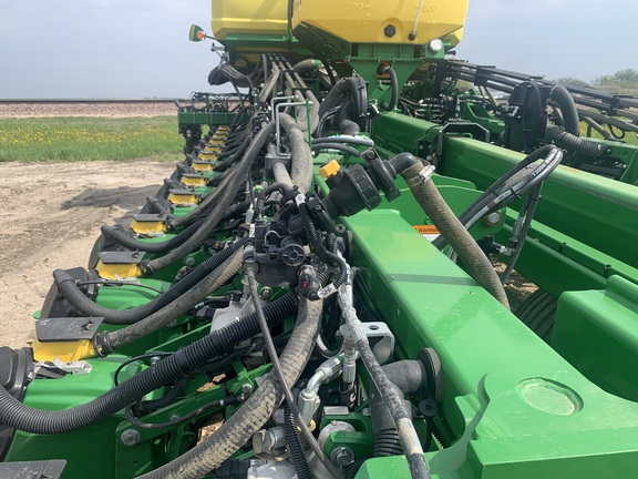 2022 John Deere DB60 Planter