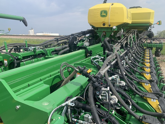 2022 John Deere DB60 Planter