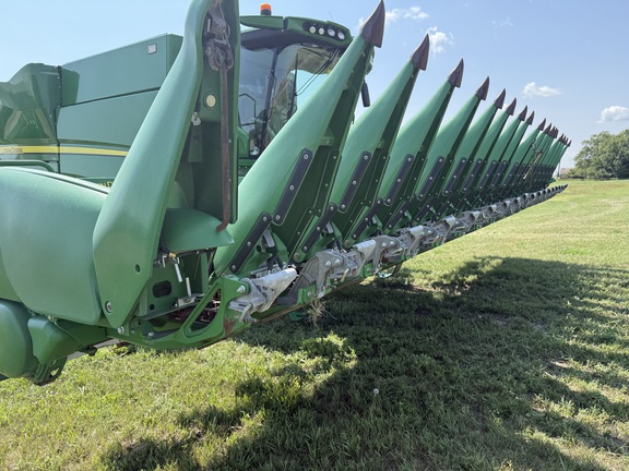 2020 John Deere 718C Header Corn Head