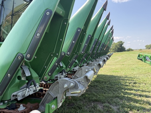 2020 John Deere 718C Header Corn Head