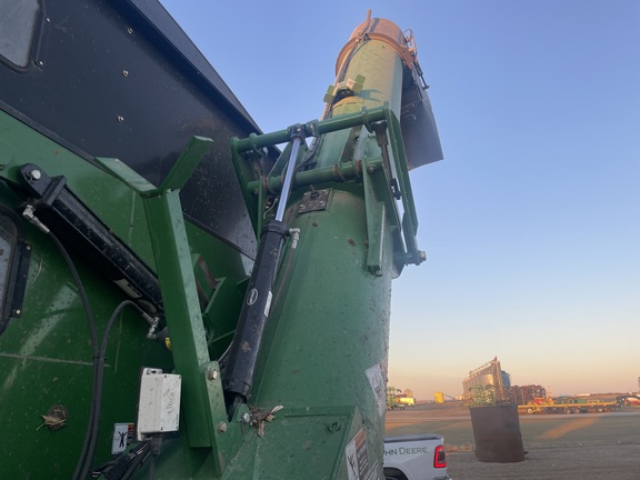 2019 Brent 2096 Grain Cart