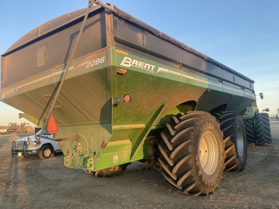 2019 Brent 2096 Grain Cart