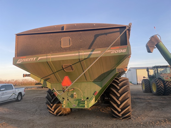 2019 Brent 2096 Grain Cart