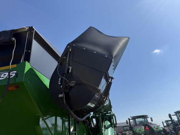 2019 Brent 2096 Grain Cart