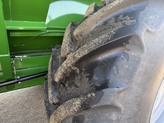 2019 Brent 2096 Grain Cart