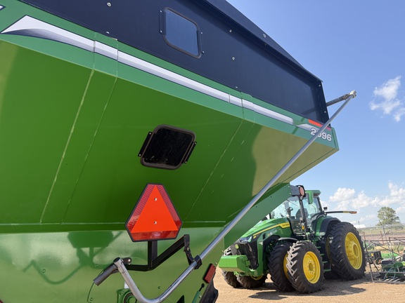2019 Brent 2096 Grain Cart