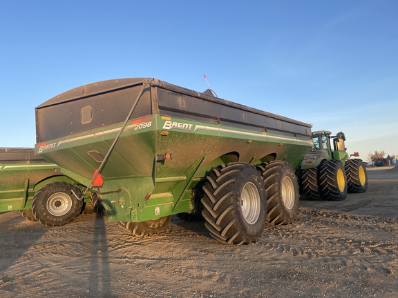 2018 Brent 2096 Grain Cart