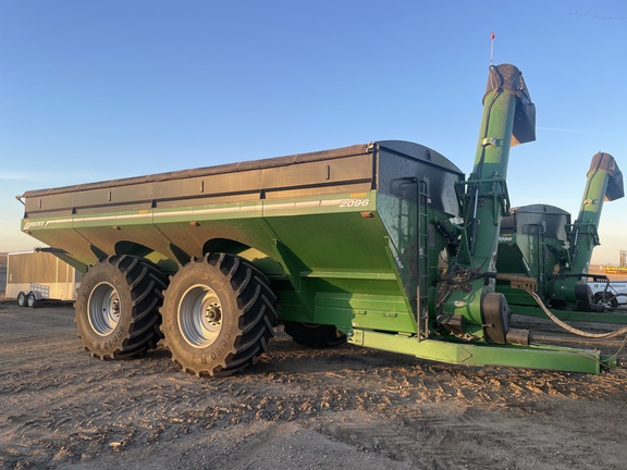 2018 Brent 2096 Grain Cart