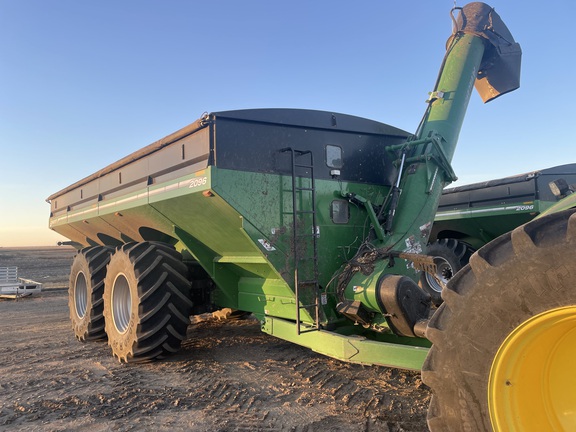 2018 Brent 2096 Grain Cart