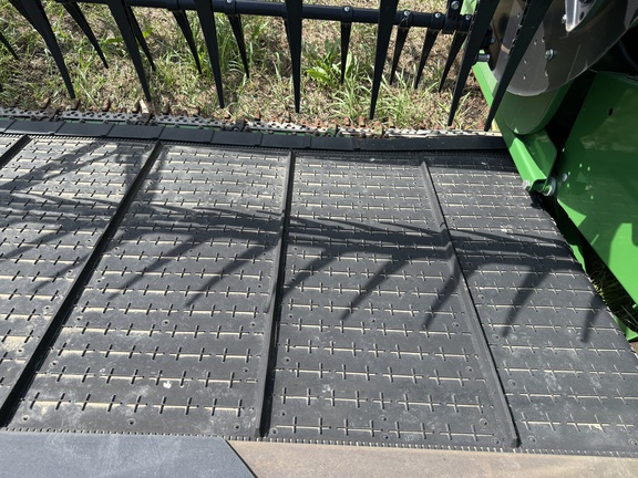 2022 John Deere HD50F Header Combine