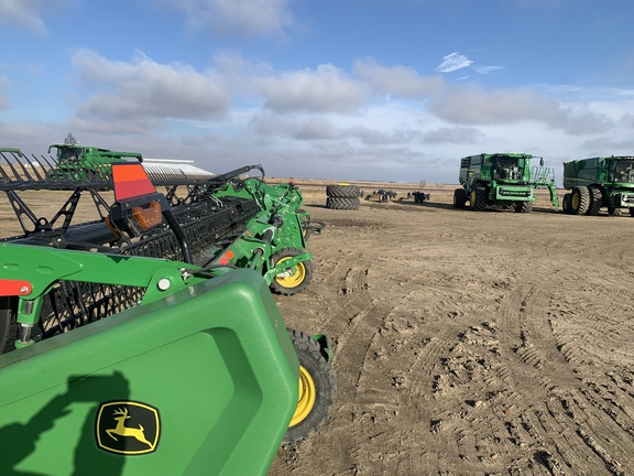 2022 John Deere HD50F Header Combine