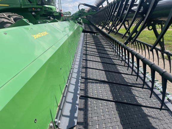 2022 John Deere HD50F Header Combine