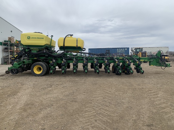 2022 John Deere DB60 Planter