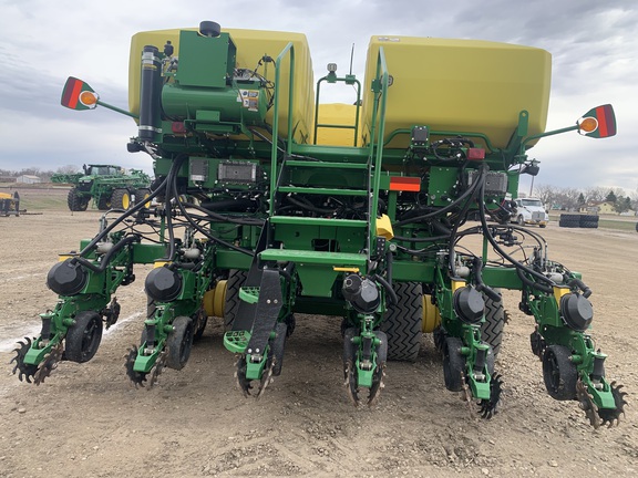 2022 John Deere DB60 Planter