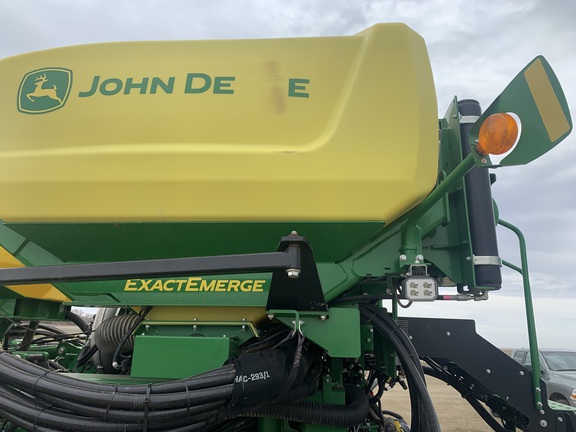 2022 John Deere DB60 Planter