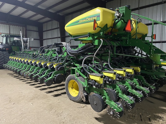 2017 John Deere DB60 Planter