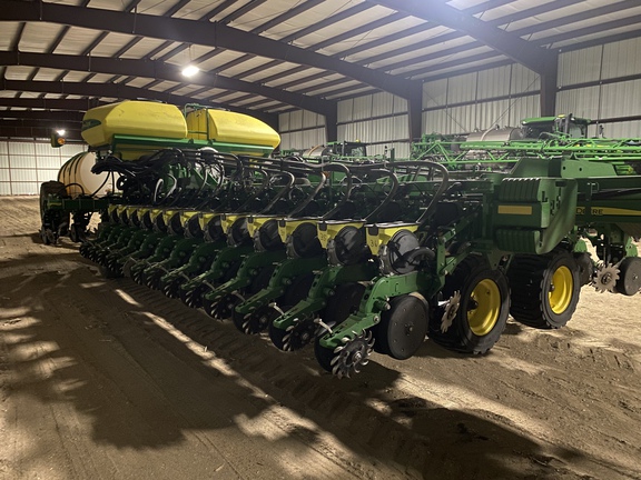 2017 John Deere DB60 Planter