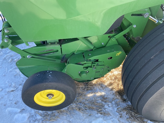 2022 John Deere 560R Baler/Round