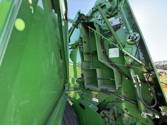 2022 John Deere 560R Baler/Round