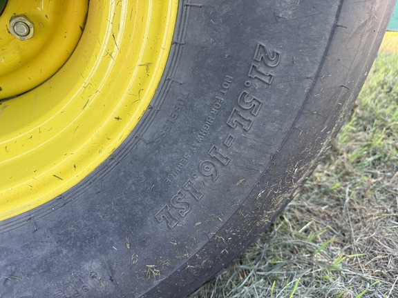 2022 John Deere 560R Baler/Round