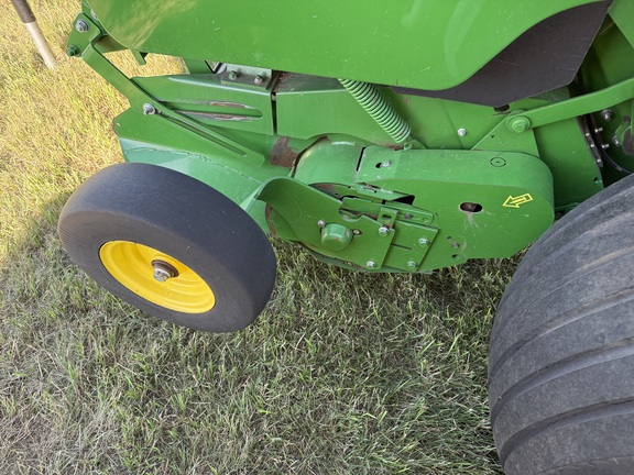 2022 John Deere 560R Baler/Round