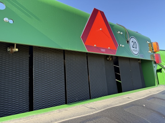 2022 John Deere 560R Baler/Round