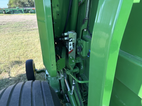 2022 John Deere 560R Baler/Round