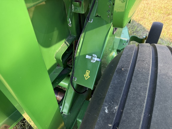 2022 John Deere 560R Baler/Round