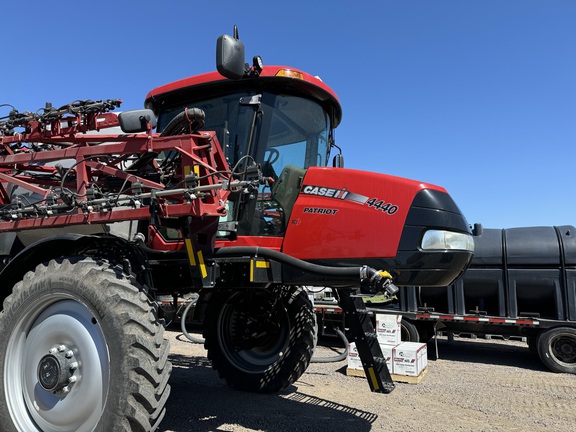 2019 Case IH Patriot 4440 Sprayer/High Clearance