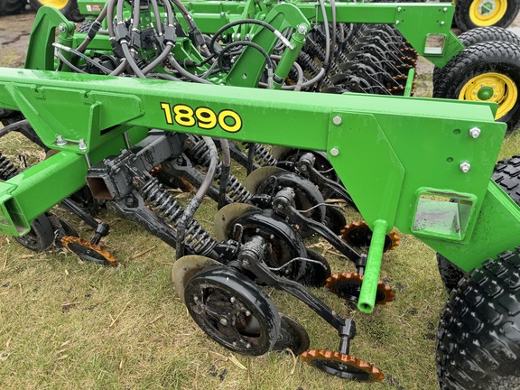 2019 John Deere 1890 Air Seeder